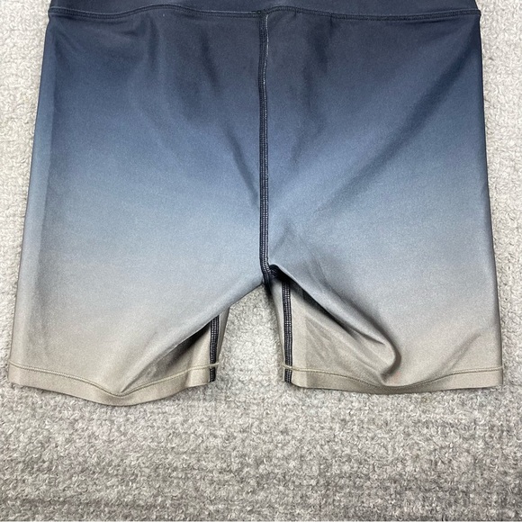Good American Ombre Bike Gym Athletic Shorts - Picture 6 of 13